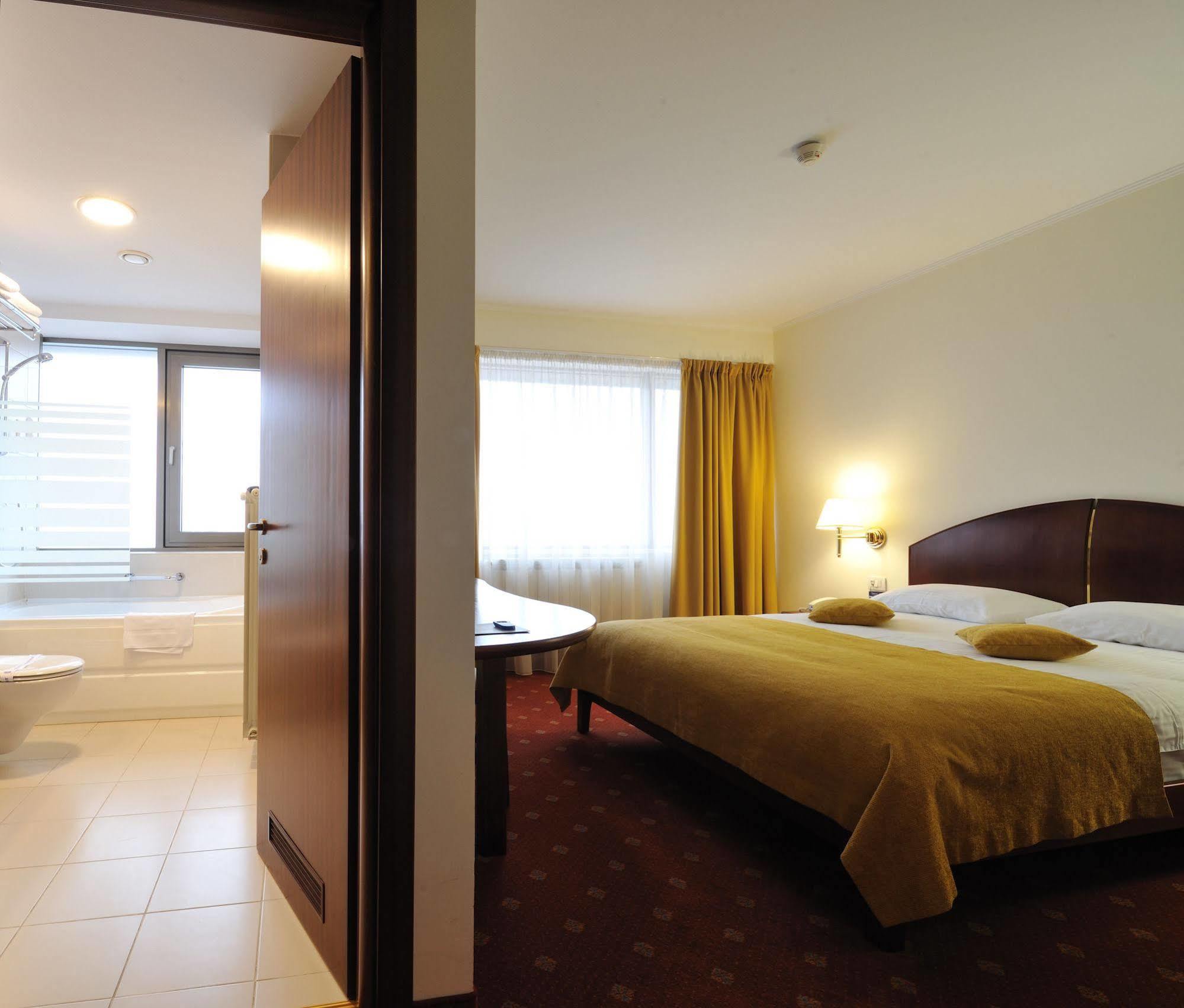 Minerva 4* Bucarest